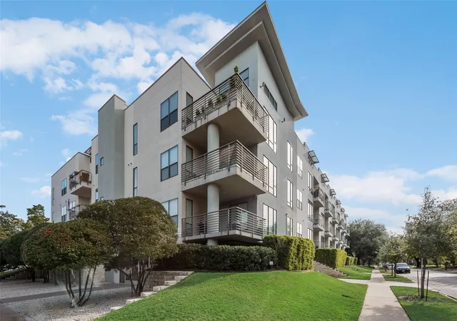 Photo 1 of Condo for sale at 4040 N Hall St #304, Dallas, TX 75219 | MLS# 21276017 | Listing updated on 2026-10-03