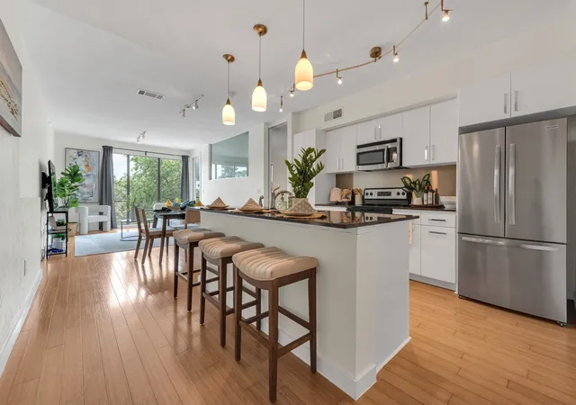 Photo 3 of Condo for sale at 4040 N Hall St #304, Dallas, TX 75219 | MLS# 21276017 | Listing updated on 2026-10-03