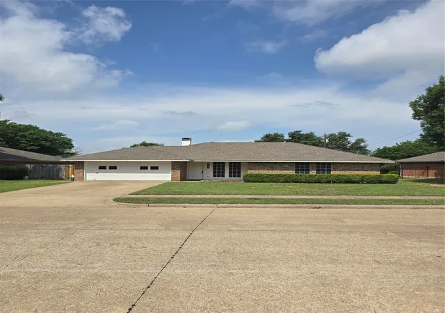 Homes for sale in Midlothian, TX | 9 Marvin Gdns, Midlothian, TX 76065 | MLS# 21275837