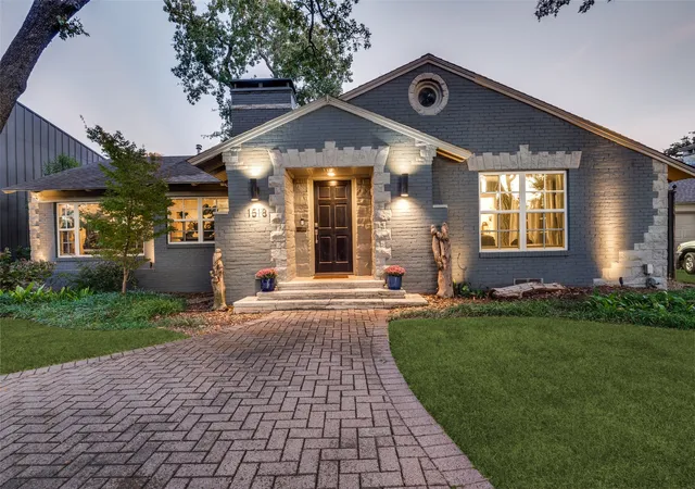 Homes for sale in Dallas, TX | 1518 Oak Knoll St, Dallas, TX 75208 | MLS# 21275380