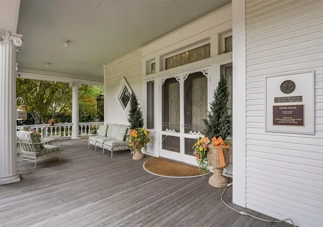 Photo 2 of Mansion for sale at 400 W Denton St, Ennis, TX 75119 | MLS# 21275950 | Listing updated on 2026-08-20