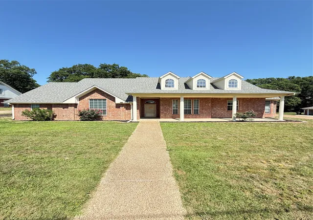 Homes for sale in Tyler, TX | 3814 Lamb Dr, Tyler, TX 75709 | MLS# 21275872