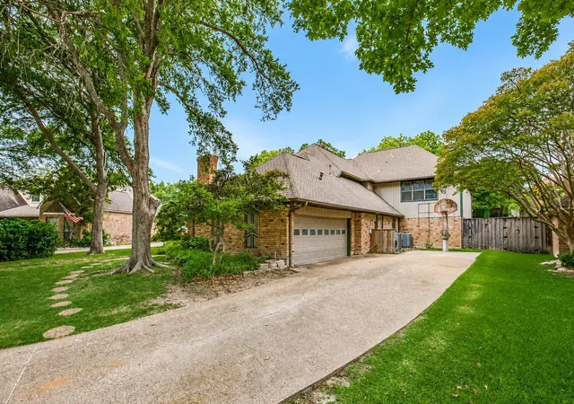 1st image of 6610 Lake Shore Dr, Garland, TX 75044 | MLS# 21261334