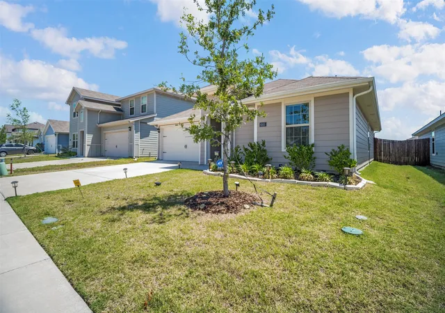 Photo 3 of Single family home for sale at 6505 Shoreline Ln, Princeton, TX 75407 | MLS# 21276057 | Listing updated on 2026-09-26