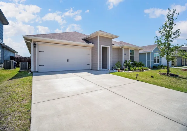 Photo 4 of Single family home for sale at 6505 Shoreline Ln, Princeton, TX 75407 | MLS# 21276057 | Listing updated on 2026-09-26