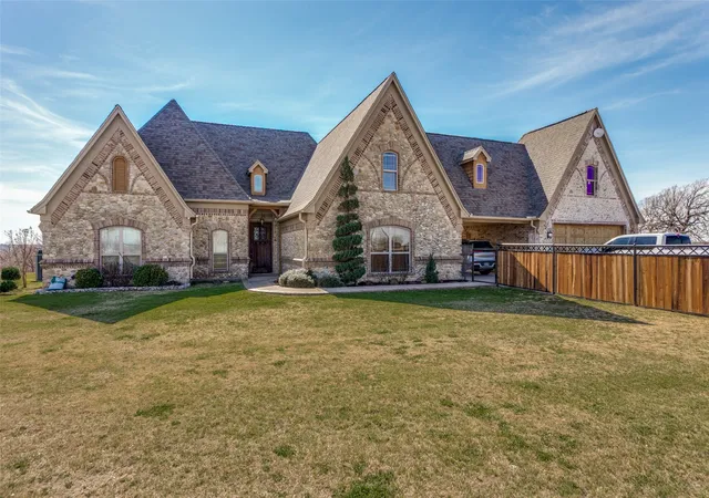 Photo 1 of Single family home for sale at 1233 County Road 3550, Paradise, TX 76073 | MLS# 21276178 | Listing updated on 2026-09-25