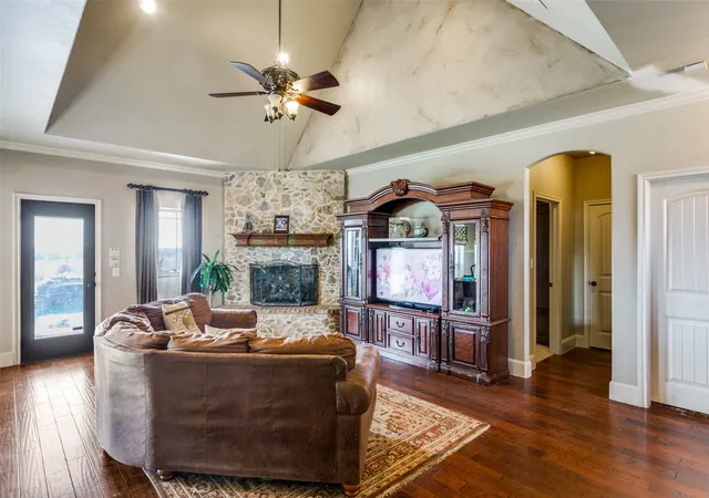 Photo 3 of Single family home for sale at 1233 County Road 3550, Paradise, TX 76073 | MLS# 21276178 | Listing updated on 2026-09-25