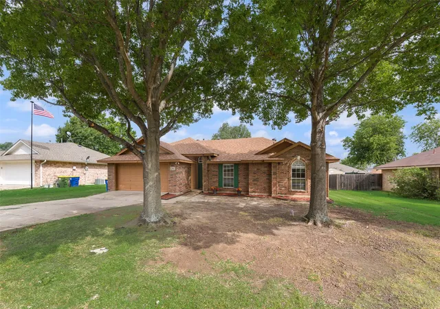 Homes for sale in Venus, TX | 302 Newfield St, Venus, TX 76084 | MLS# 21273642
