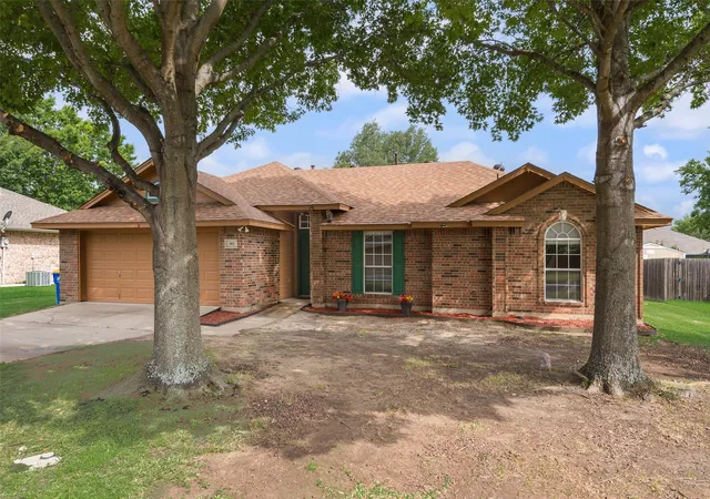 Homes for sale in Venus, TX | 302 Newfield St, Venus, TX 76084 | MLS# 21273642