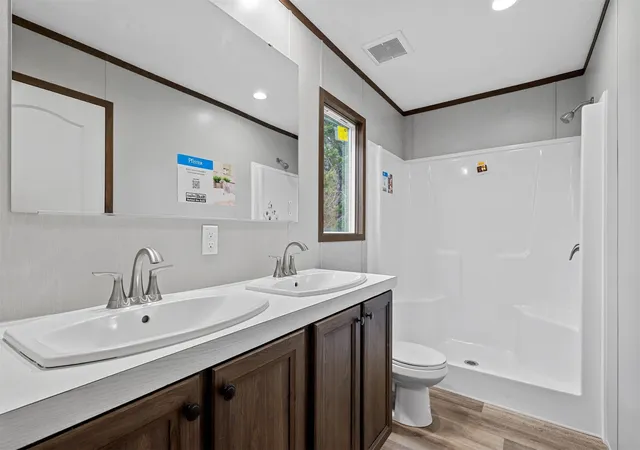 Photo 3 of Manufactured home for sale at 1107 Ridgeview Cir, Granbury, TX 76048 | MLS# 21274706 | Listing updated on 2026-08-17