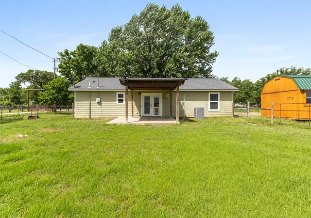 Homes for sale in Grandview, TX | 5729 County Road 402, Grandview, TX 76050 | MLS# 21275216