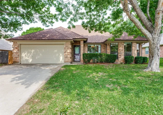 Homes for sale in Burleson, TX | 1213 Downwood Dr, Burleson, TX 76028 | MLS# 21263106
