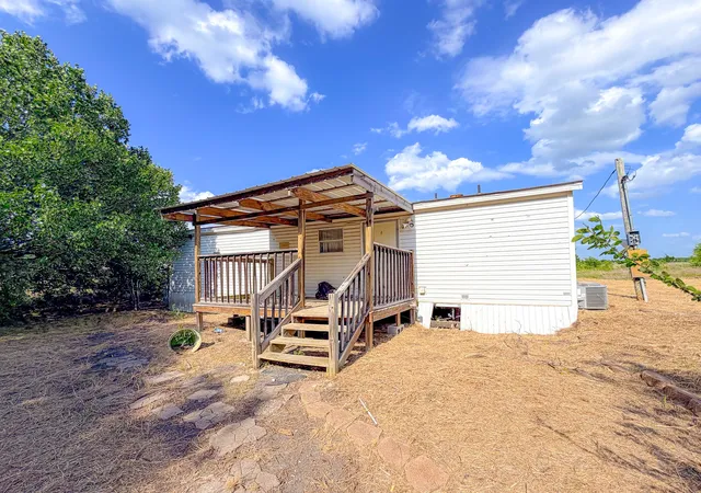 Photo 2 of Manufactured home for sale at 1612 Wilson Rd, Waxahachie, TX 75165 | MLS# 21274267 | Listing updated on 2026-07-27