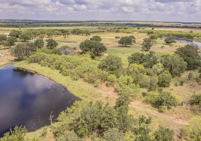 Homes for sale in Henrietta, TX | 495 Lyles Rd, Henrietta, TX 76365 | MLS# 21276341