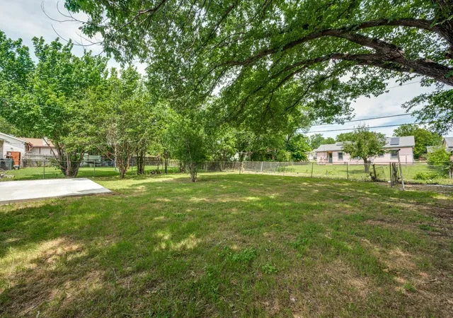 Homes for sale in Fort Worth, TX | 4401 Forbes St, Fort Worth, TX 76105 | MLS# 21276347