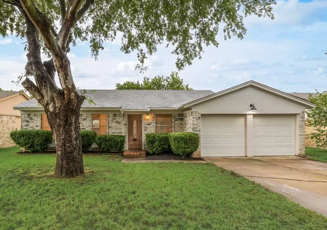 Photo 2 of Sale Pending at 5625 Marlene, Haltom City, TX 76148 | MLS# 21276331 | Listing updated on 2026-09-23