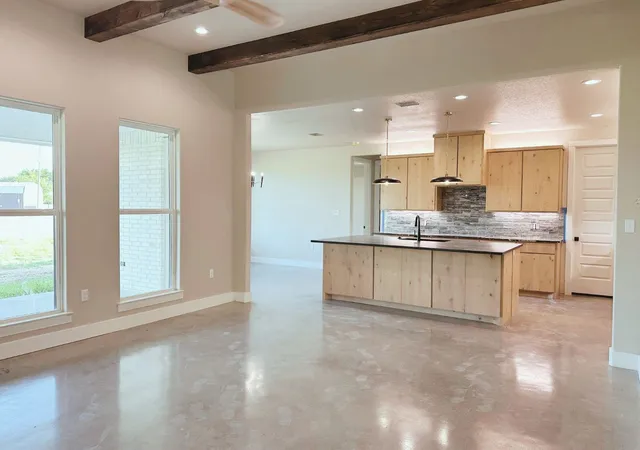 Photo 4 of Single family home for sale at 1050 Dove Hill Br, Weatherford, TX 76088 | MLS# 21276378 | Listing updated on 2026-07-20