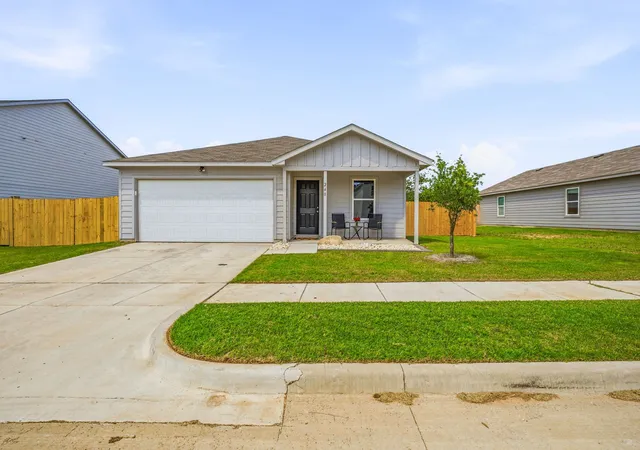 Homes for sale in Tolar, TX | 248 Peace Lily Wy, Tolar, TX 76476 | MLS# 21276420