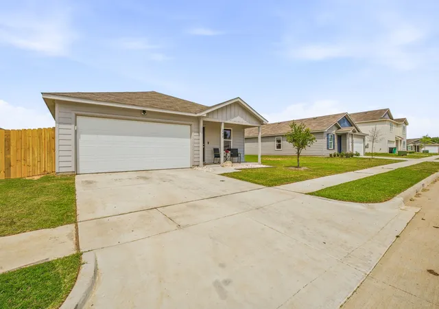 Homes for sale in Tolar, TX | 248 Peace Lily Wy, Tolar, TX 76476 | MLS# 21276420
