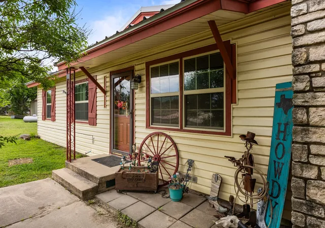 Homes for sale in Meridian, TX | 418 S Broadway St, Meridian, TX 76665 | MLS# 21273040