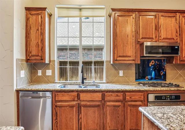 5th image of 8704 Dayton Dr, Lantana, TX 76226 | MLS# 21273261