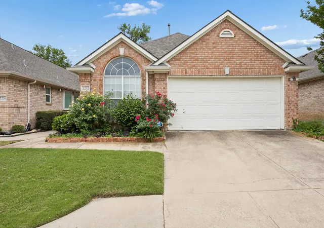 Homes for sale in Bedford, TX | 2232 Wembley Wood Ln, Bedford, TX 76022 | MLS# 21266308