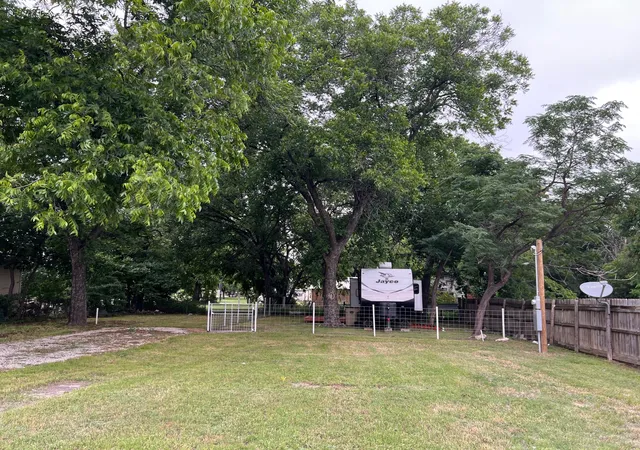Homes for sale in Comanche, TX | 105 W Wrights Ave, Comanche, TX 76442 | MLS# 21276505