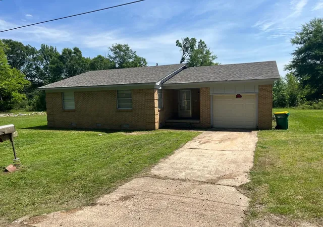Homes for sale in Texarkana, TX | 2125 Dewey St, Texarkana, TX 75501 | MLS# 21275343