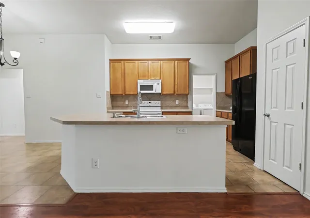 Photo 4 of Single family home for sale at 2313 Becard Dr, Mesquite, TX 75181 | MLS# 21276098 | Listing updated on 2026-07-18
