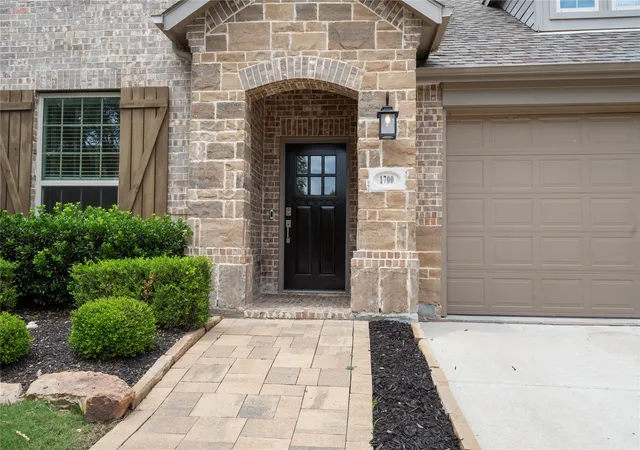 Photo 3 of Single family home for sale at 1700 Homestead Wy, Northlake, TX 76226 | MLS# 21276488 | Listing updated on 2026-10-02