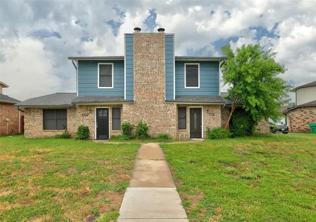 Photo 1 of Multi family home for sale at 707 711 Wolftrap Dr, Denton, TX 76209 | MLS# 21271761 | Listing updated on 2026-08-20