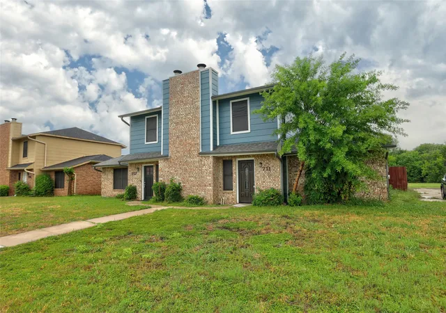 Photo 2 of Multi family home for sale at 707 711 Wolftrap Dr, Denton, TX 76209 | MLS# 21271761 | Listing updated on 2026-08-20