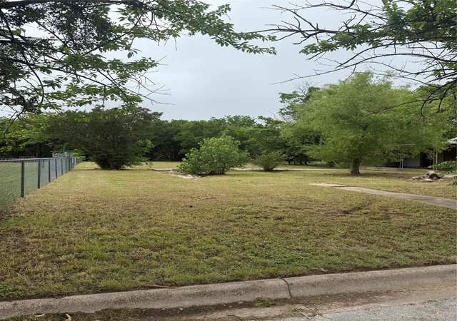 Photo 1 of Land for sale at 710 N Mason St, Bowie, TX 76230 | MLS# 21276667 | Listing updated on 2026-08-17