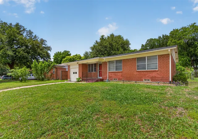 Photo 3 of Single family home for sale at 1619 Longview St, Mesquite, TX 75149 | MLS# 21268982 | Listing updated on 2026-08-25