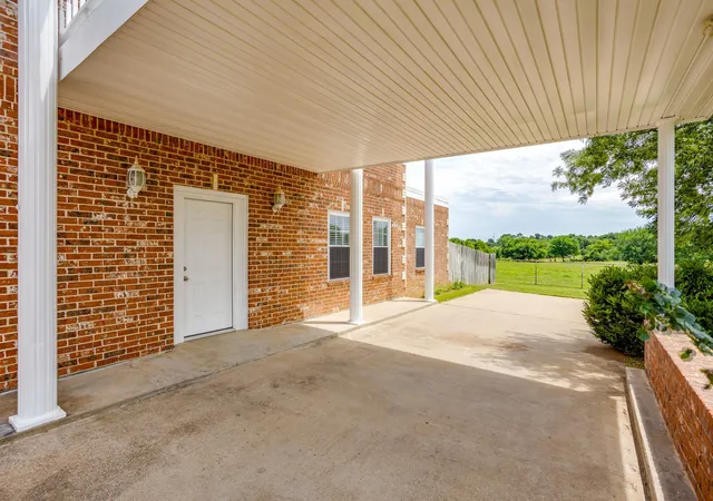 Photo 3 of Single family home for sale at 807 Caddo Rd, Joshua, TX 76058 | MLS# 21275773 | Listing updated on 2026-07-13