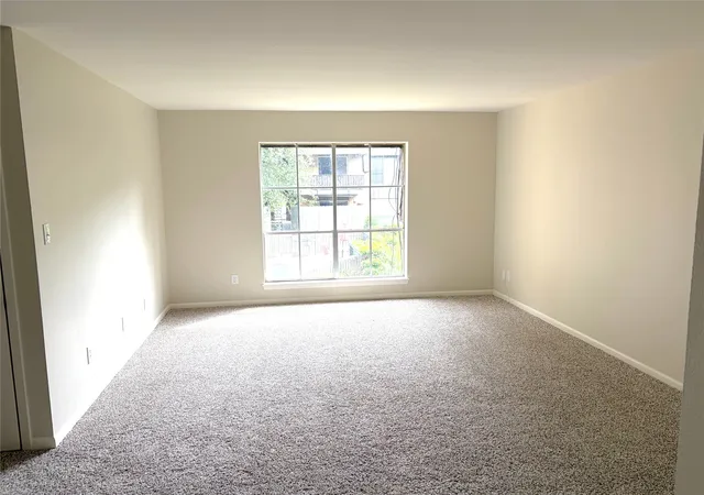 3rd image of 7000 Creswell Rd #215, Shreveport, LA 71106 | MLS# 21274407