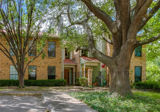 Homes for sale in Dallas, TX | 714 W Canty St, Dallas, TX 75208 | MLS# 21274482