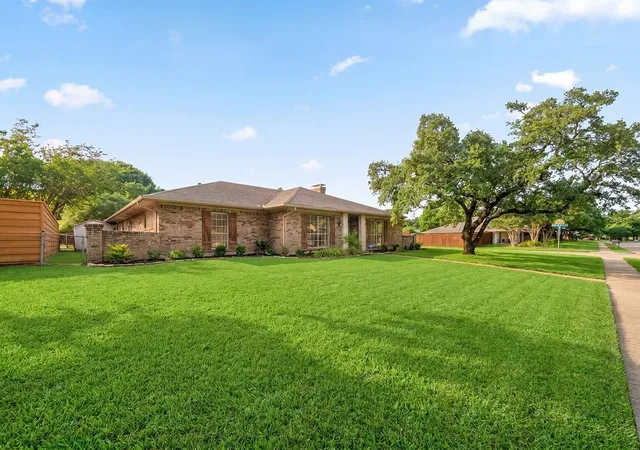 Homes for sale in Richardson, TX | 3107 Canyon Creek Dr, Richardson, TX 75080 | MLS# 21274726