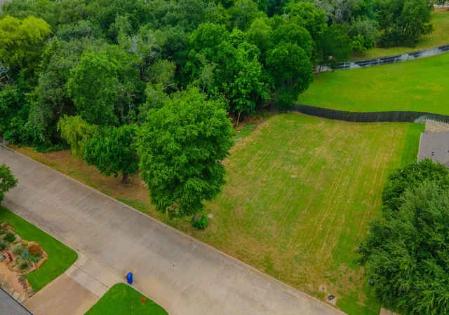 Homes for sale in Woodway, TX | 17058 Dominion Dr, Woodway, TX 76712 | MLS# 21276843