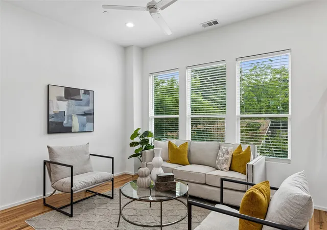 Photo 3 of Condo for sale at 5647 Live Oak St #104, Dallas, TX 75206 | MLS# 21270293 | Listing updated on 2026-08-31