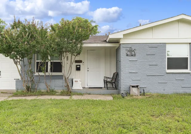 Photo 3 of Single family home for sale at 517 Hardy Dr, Garland, TX 75041 | MLS# 21276829 | Listing updated on 2026-08-17