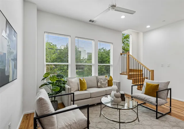 Photo 3 of Condo for sale at 5647 Live Oak St #102, Dallas, TX 75206 | MLS# 21267151 | Listing updated on 2026-08-31