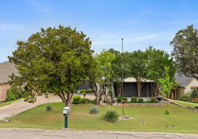 Photo 3 of Single family home for sale at 5007 Comanche Dr, Granbury, TX 76049 | MLS# 21272819 | Listing updated on 2026-07-27