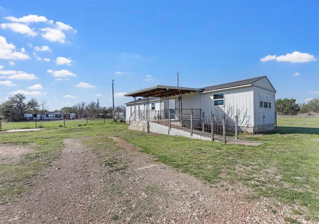 Homes for sale in Granbury, TX | 3205 Oak Hill Dr, Granbury, TX 76048 | MLS# 21276460