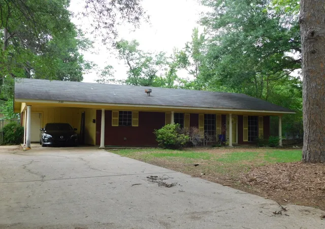1st image of 206 Roy St, Springhill, LA 71075 | MLS# 21276992