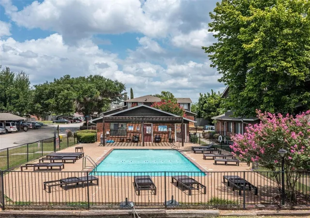 Homes for sale in Arlington, TX | 1122 Millview Dr #2004, Arlington, TX 76012 | MLS# 21276971
