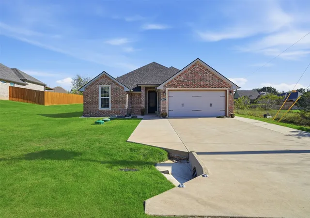 Homes for sale in Granbury, TX | 5007 Terlingua Dr, Granbury, TX 76048 | MLS# 21276936