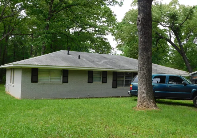 1st image of 714 Ne 5th St, Springhill, LA 71075 | MLS# 21277124