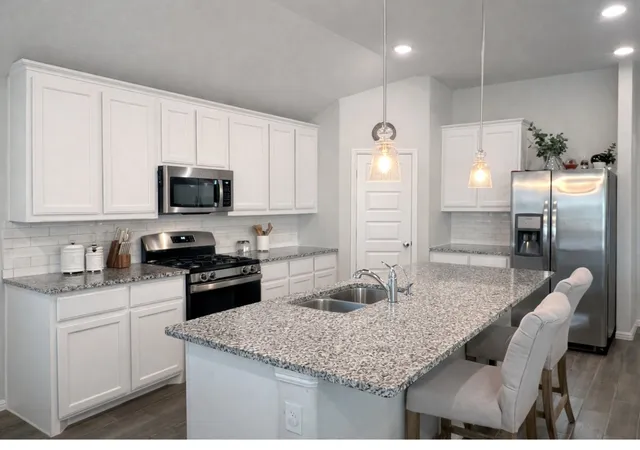 Photo 4 of Single family home for sale at 6609 Adderly Rd, Pilot Point, TX 76258 | MLS# 21277129 | Listing updated on 2026-08-27