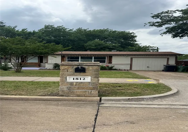 1st image of 1812 Melissa St, Arlington, TX 76010 | MLS# 21277157
